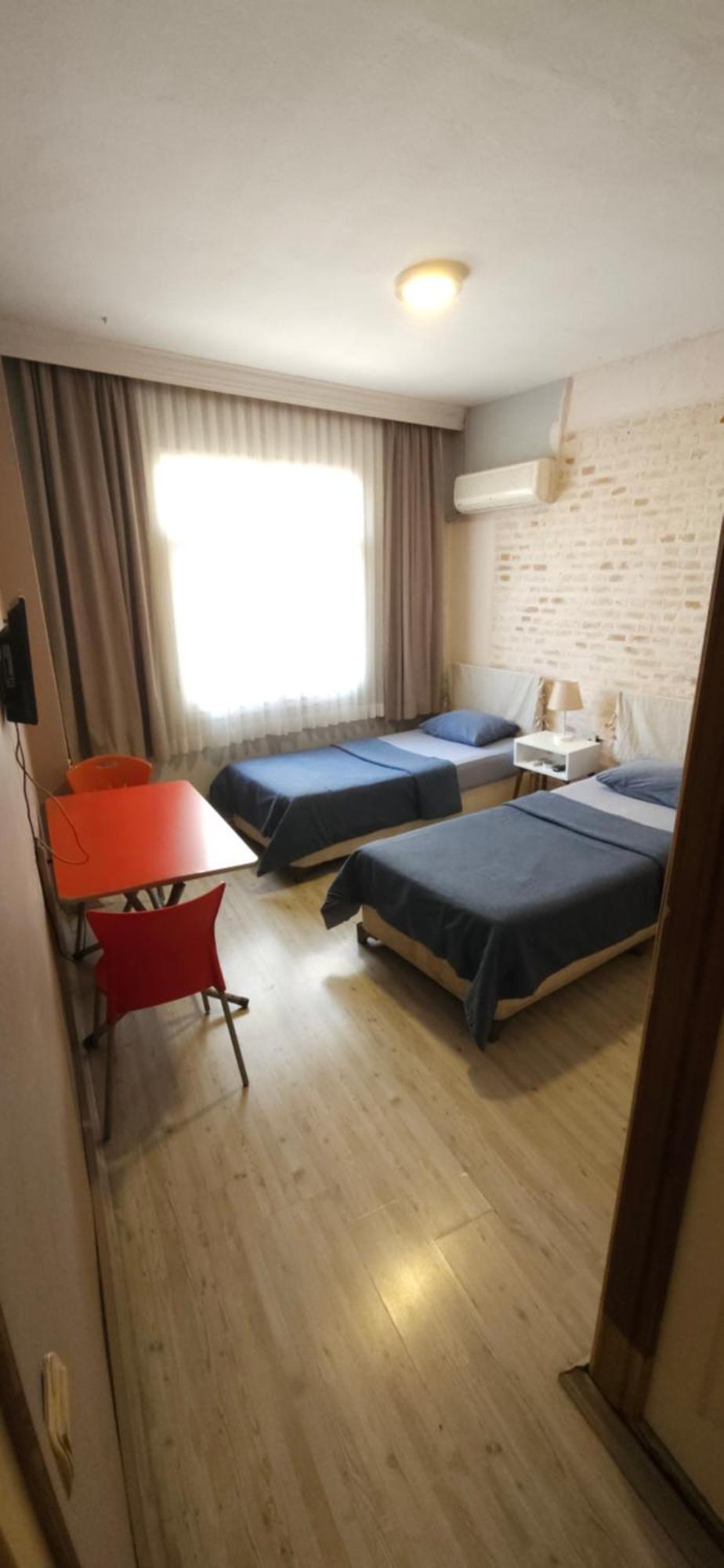 Uenver Hotel Adana Exterior foto