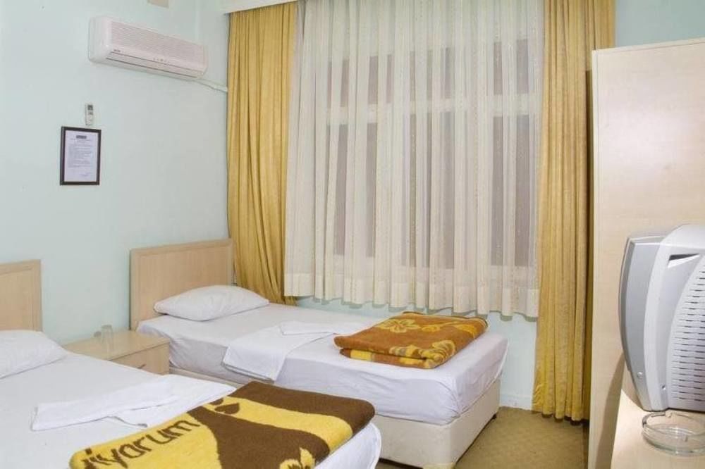 Uenver Hotel Adana Exterior foto
