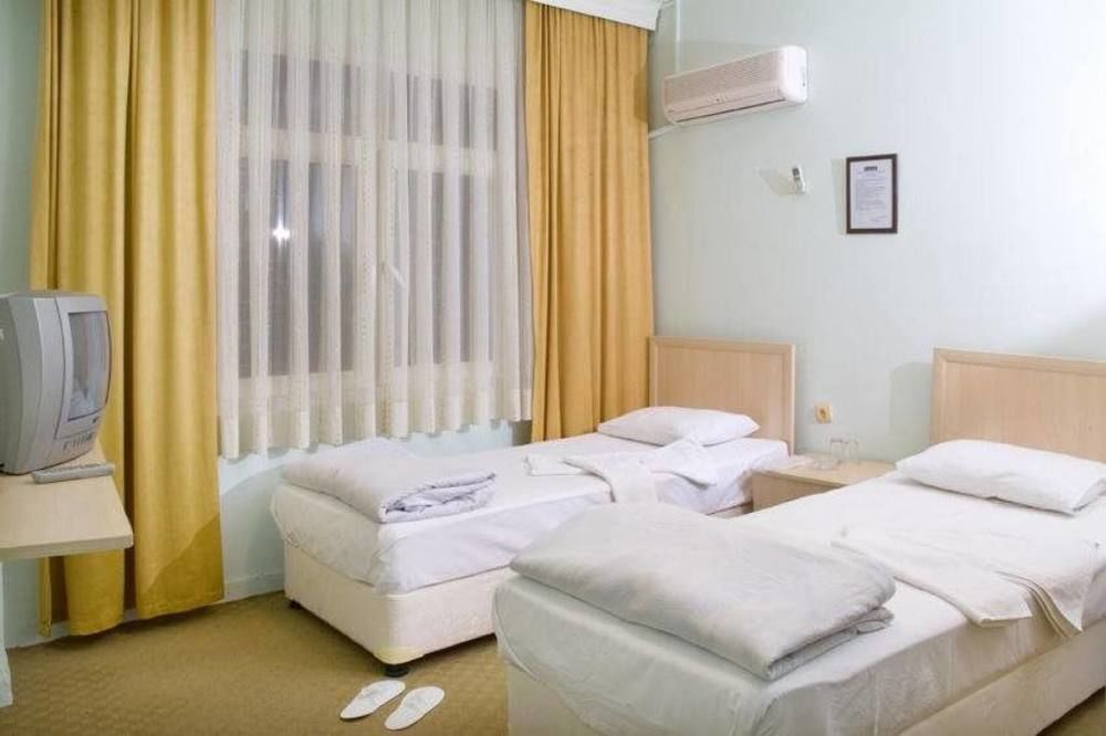Uenver Hotel Adana Exterior foto