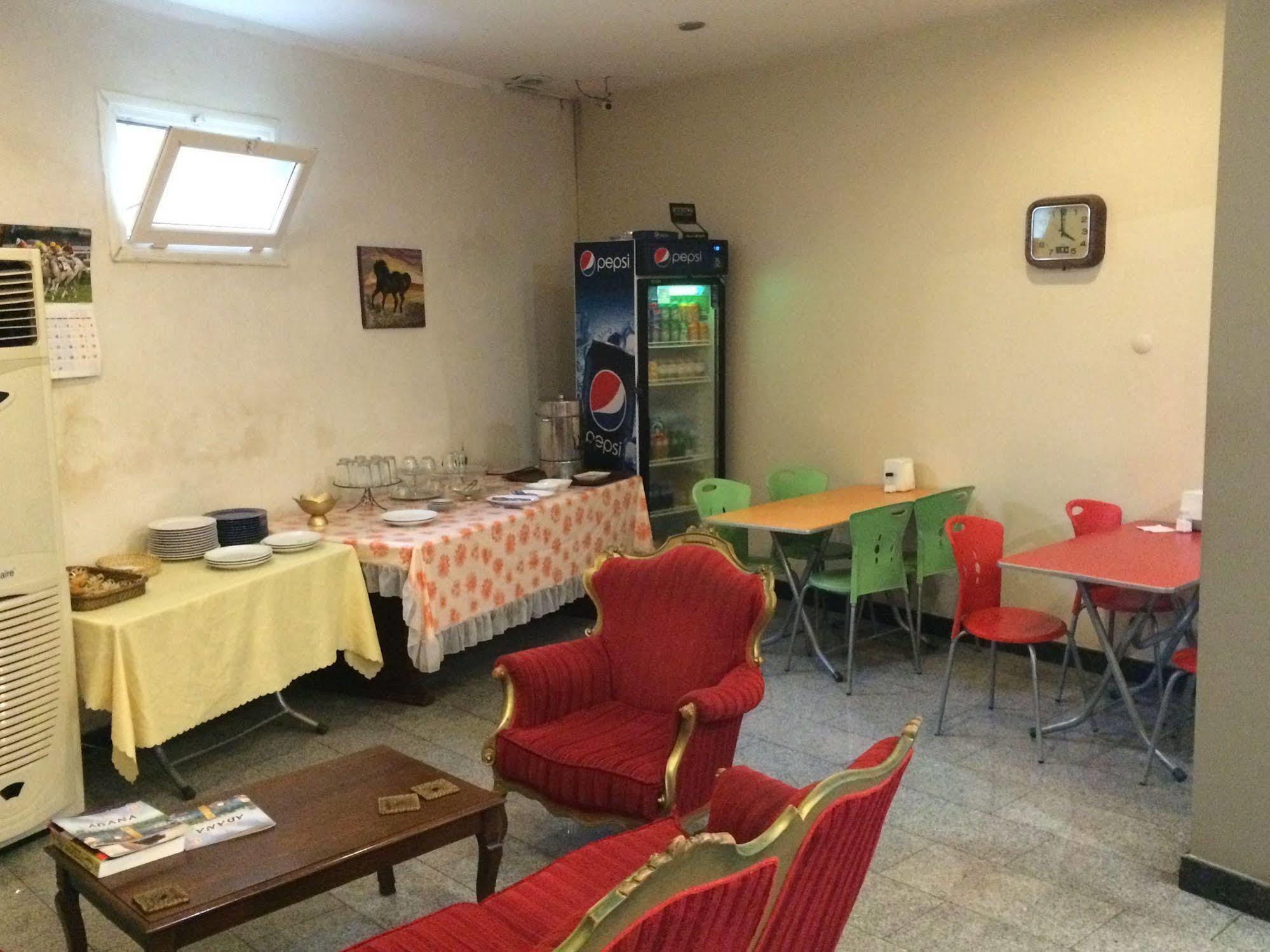 Uenver Hotel Adana Exterior foto